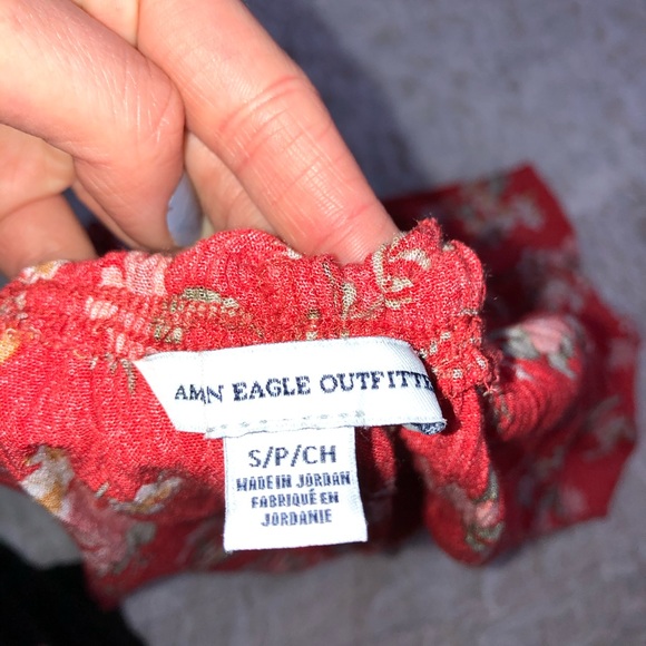 Off shoulder red American Eagle top - Picture 5 of 6